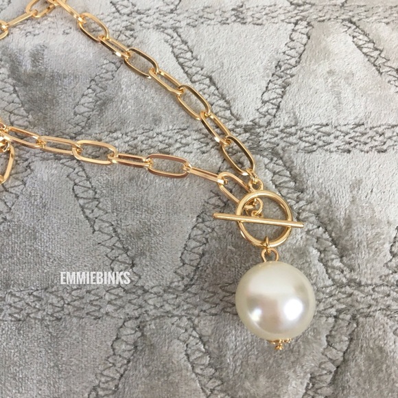 ✨3/$38 New Golden Paperclip Chain Faux Pearl Toggle Clasp Front Closure Necklace - Picture 5 of 16